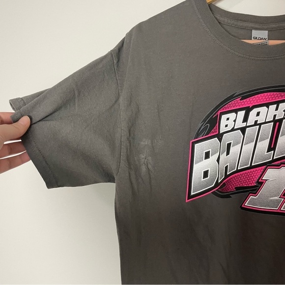 Men's Large Gray & Pink Race Car Graphic Short Sleeve T-shirt - Picture 2 of 5